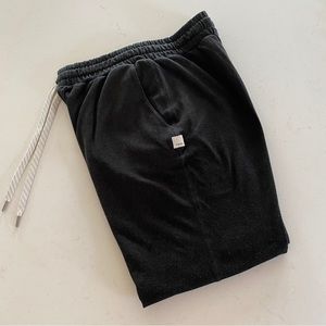 Like-NEW Vuori Performance Jogger